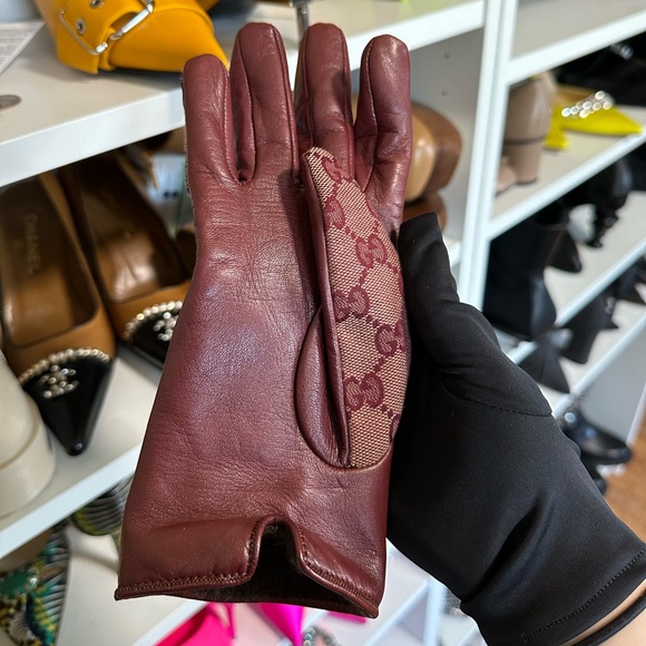 Gucci Monogram Gloves - Picture 4 of 6